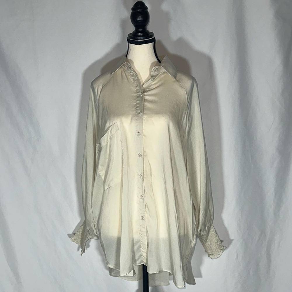 FLAWLESS NWT Sheer Long Sleeve 100% Tencel Bishop Sleeves Large Chest Pocket